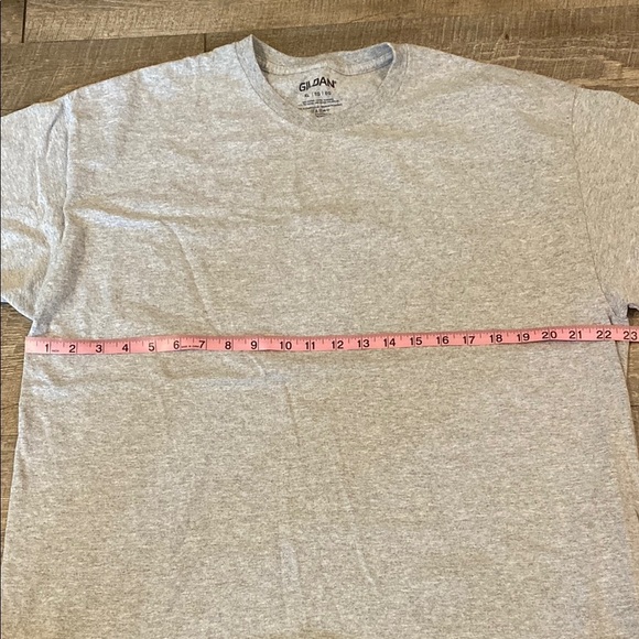 Gildan Men's Heather Gray Short Sleeve Tee - Picture 2 of 4